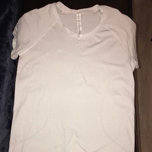 Lululemon shirt sleeve swiftly